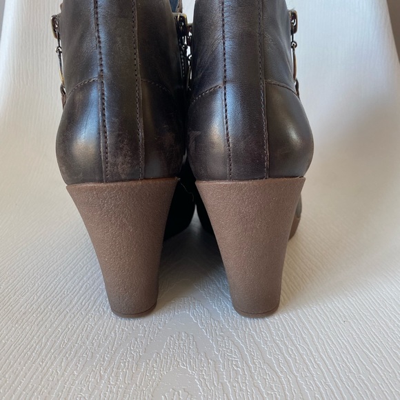 UGG Brown Meredith Boot 8 - Picture 4 of 8